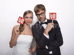 Rekvizity foto - karty - LÁSKA - LOVE - na paličke, 2 ks