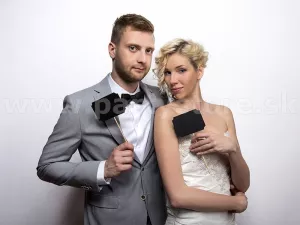 Rekvizity foto - karty - VTIPNÉ OZNAˇČENIA - na paličke, 2 ks