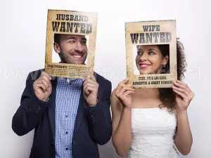 Rekvizity foto - plagát - HĽADANÝ MUŽ + HĽADANÁ MANˇŽELKA